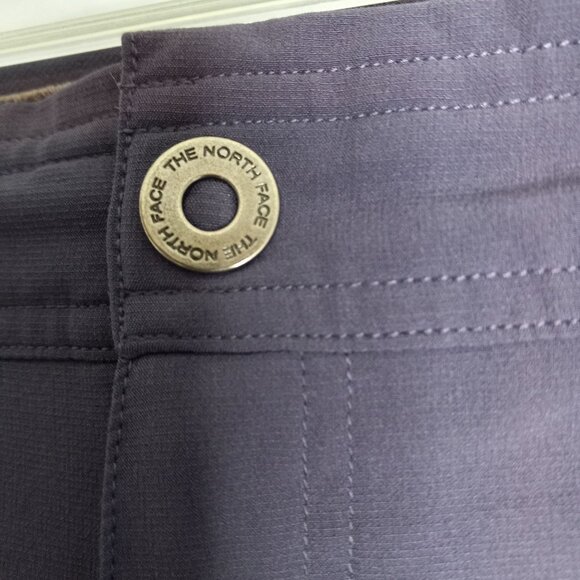 The North Face Size 14 Cargo Shorts Womens Purple Recycled Polyester Elastane - Picture 6 of 7